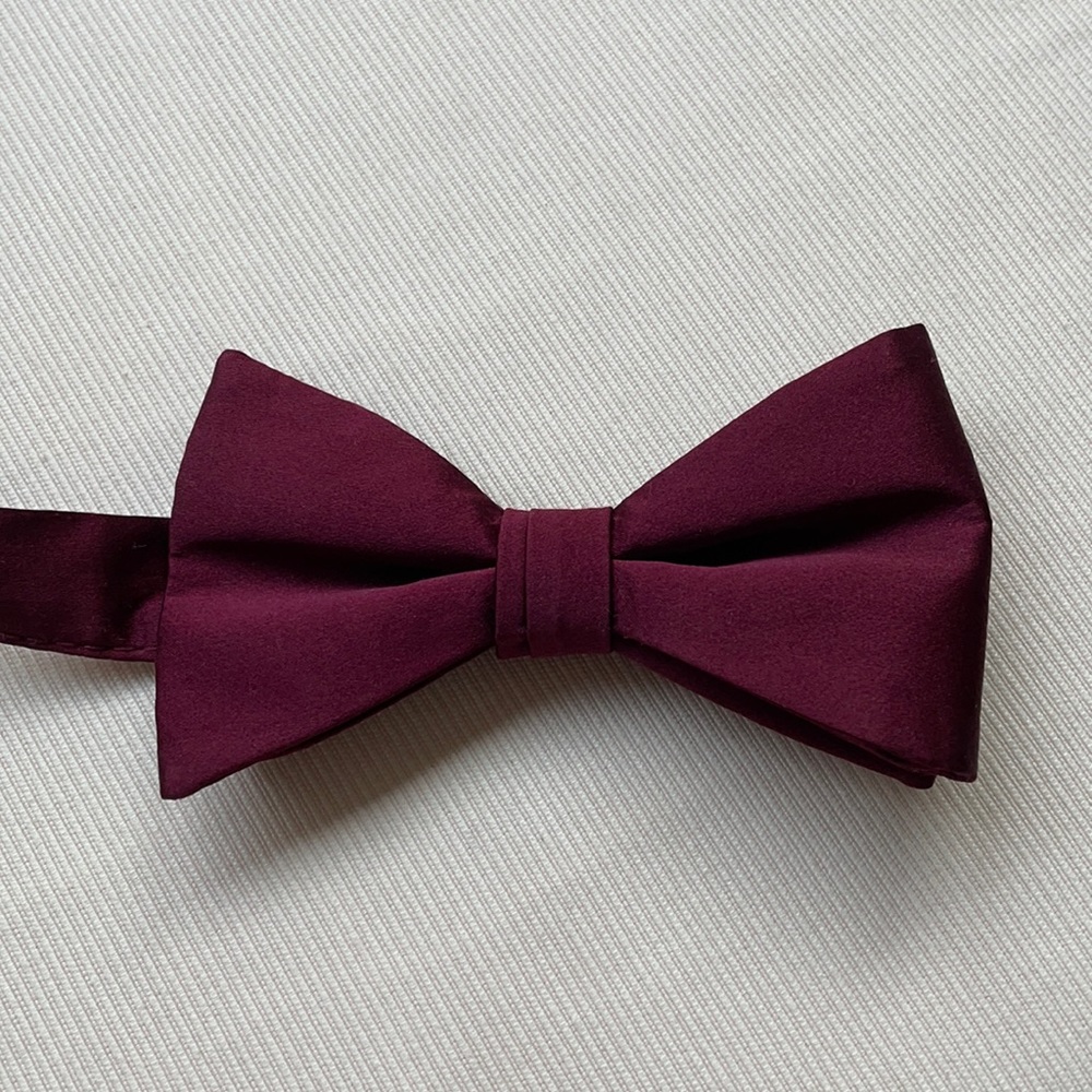 Adjustable Bow Tie (Red/Rouge/Purple)